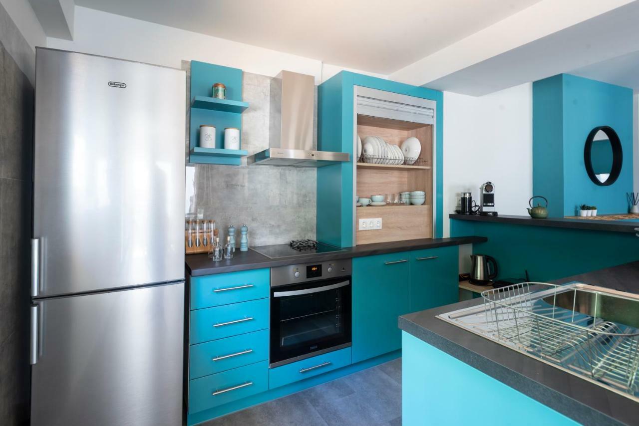 Groundfloor 2Br Apt With Smallyard Near The Heart Of Kalamata Bagian luar foto